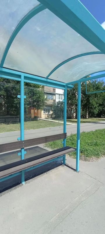 Специалисты восстановили разбитую остановку на Ватутина Специалисты восстановили разбитую остановку на Ватутина