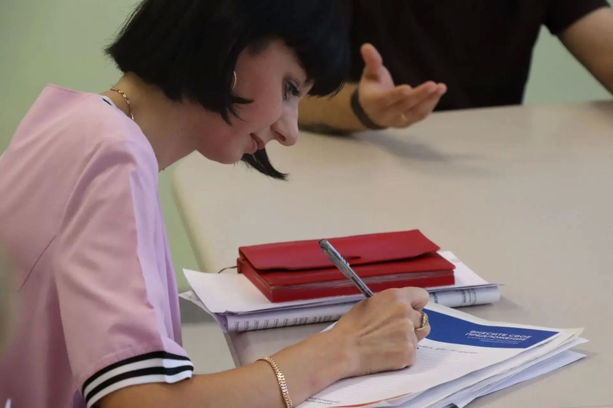 Яна Сылкина: Прямой открытый диалог с людьми - ключевой аспект в работе депутатского корпуса города Северодонецка и органов местного самоуправления в целом Яна Сылкина: Прямой открытый диалог с людьми - ключевой аспект в работе депутатского корпуса города Северодонецка и органов местного самоуправления в целом