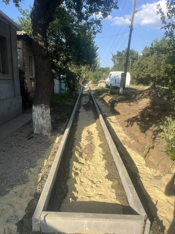 В Лутугино продолжается капитальный ремонт дорог по улицам Маяковского и Пушкина В Лутугино продолжается капитальный ремонт дорог по улицам Маяковского и Пушкина