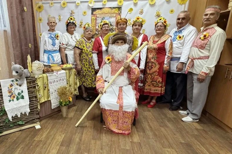 Медовый Спас отметили получатели социальных услуг Свердловского КЦСОН Медовый Спас отметили получатели социальных услуг Свердловского КЦСОН