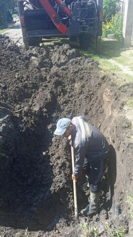 Сотрудники МУП КМО "Кременское ВКХ" демонстрируют небывалую стойкость и самоотверженность Сотрудники МУП КМО "Кременское ВКХ" демонстрируют небывалую стойкость и самоотверженность