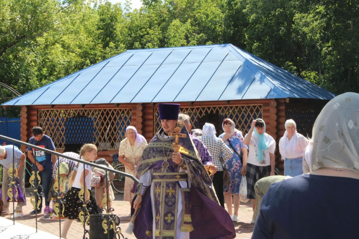 14 августа в храме святых Царственных Страстотерпцев поселка Белокуракино состоялось праздничное богослужение 14 августа в храме святых Царственных Страстотерпцев поселка Белокуракино состоялось праздничное богослужение
