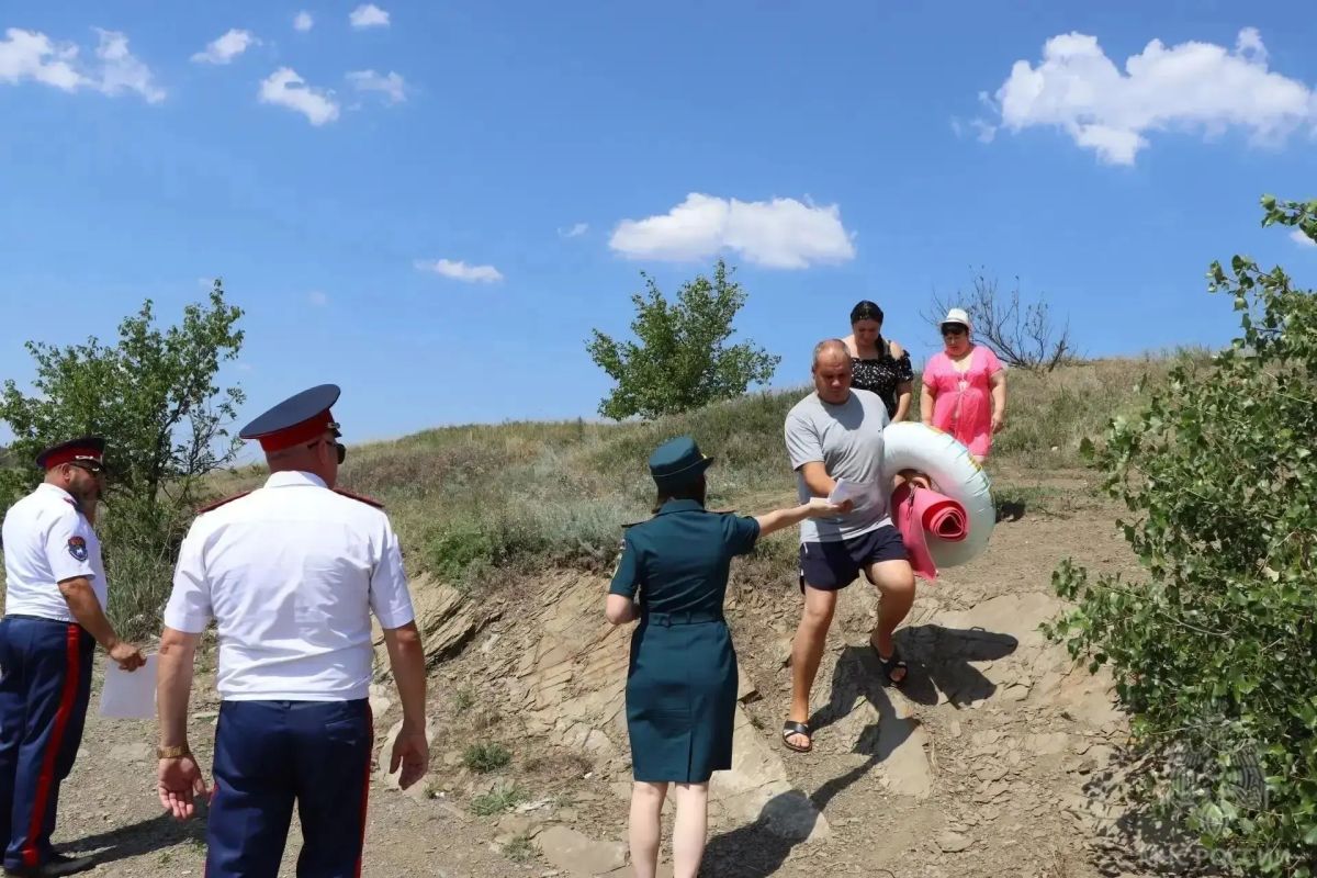 Сотрудники МЧС России и казаки профилактируют несчастные случаи на воде в Лутугинском м.о. Сотрудники МЧС России и казаки профилактируют несчастные случаи на воде в Лутугинском м.о.
