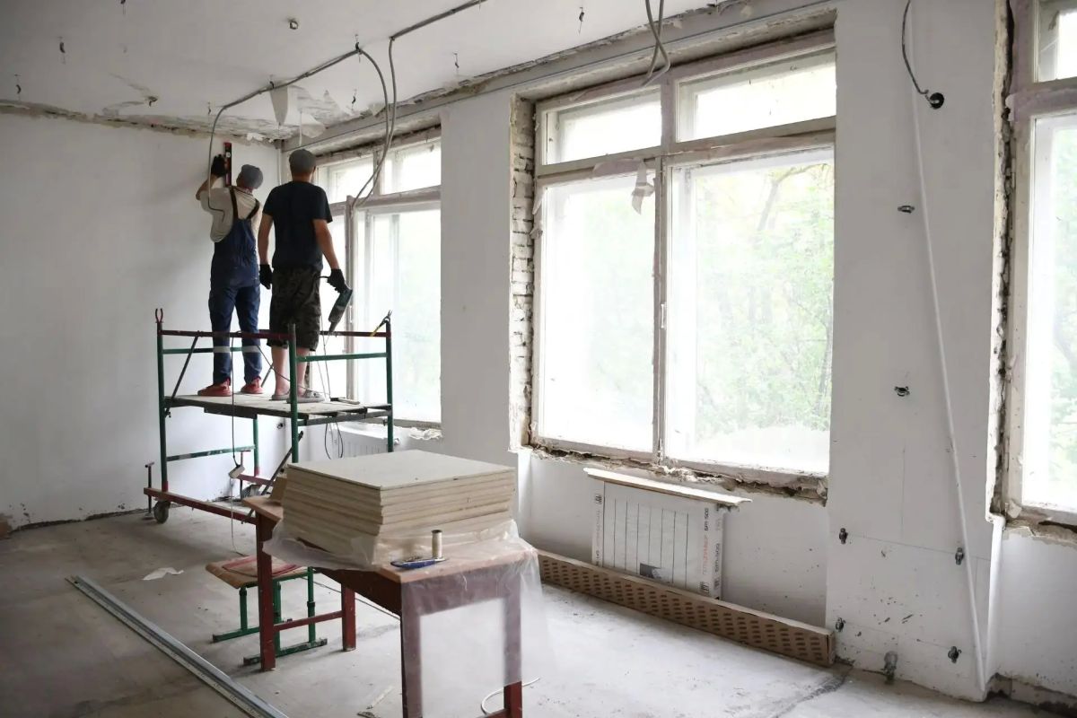 В ЛНР к 1 сентября откроют 15 школ после капремонта В ЛНР к 1 сентября откроют 15 школ после капремонта