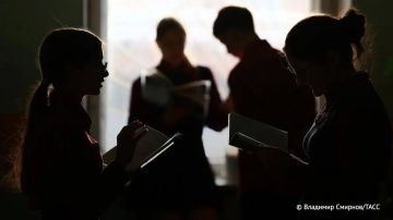 Стресс перед началом учебного года может вызвать кратковременные боли в животе у детей, сообщила ТАСС начальник педиатрической службы Свердловской ОКБ № 1 Наталья Горохова