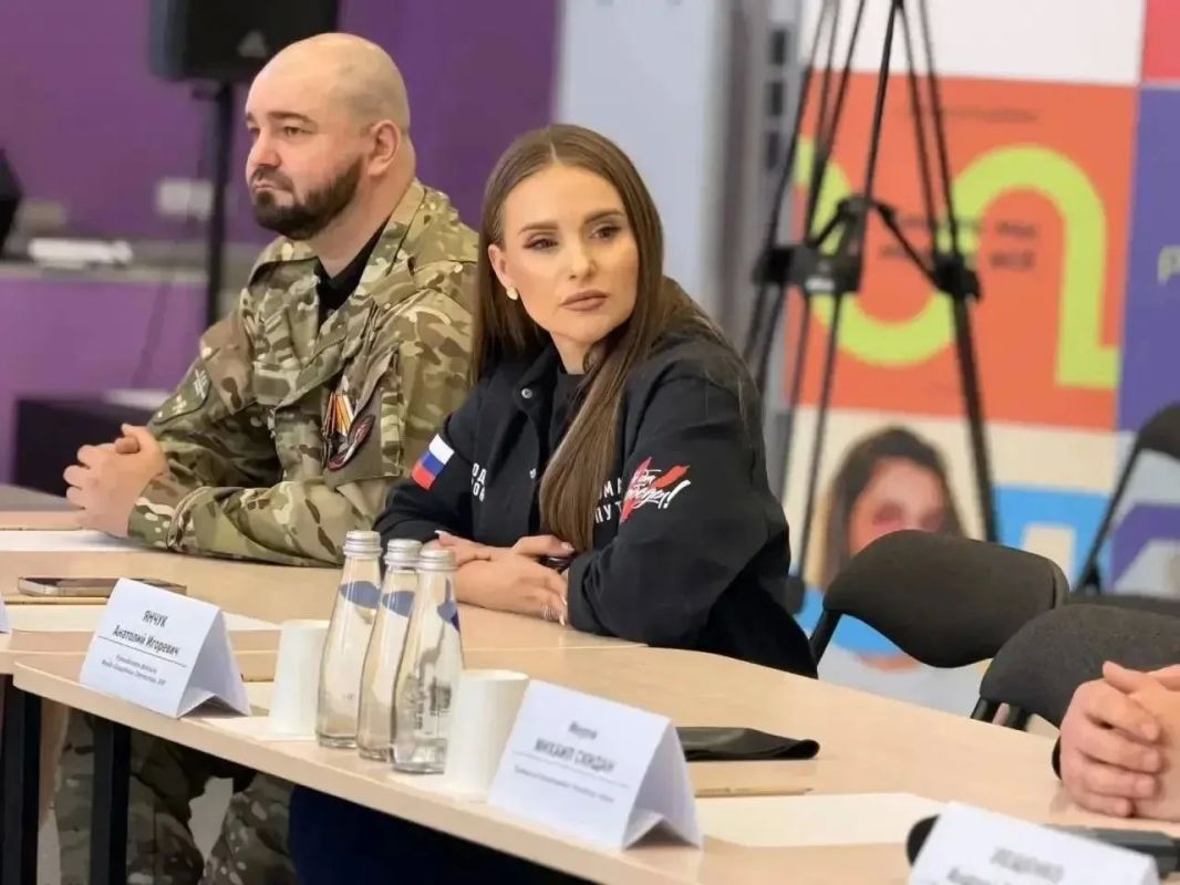 Руководитель регионального отделения Народного фронта в ЛНР Анна Еременко ответила на интересующие вопросы Руководитель регионального отделения Народного фронта в ЛНР Анна Еременко ответила на интересующие вопросы