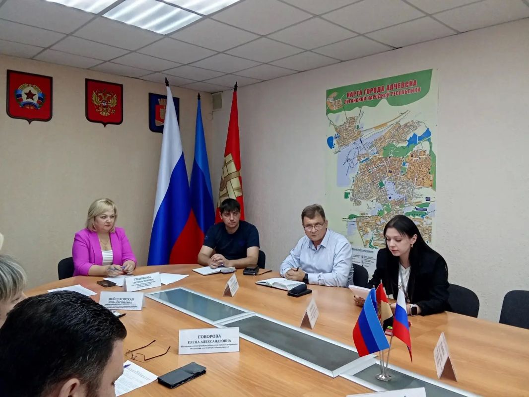 Председатель Совета городского округа город Алчевск Роман Лысенко принял участие в заседании антинаркотической комиссии Председатель Совета городского округа город Алчевск Роман Лысенко принял участие в заседании антинаркотической комиссии