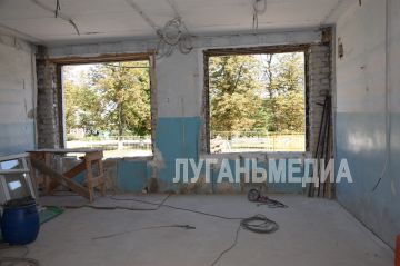 В районной больнице Славяносербского округа ведутся ремонтные работы