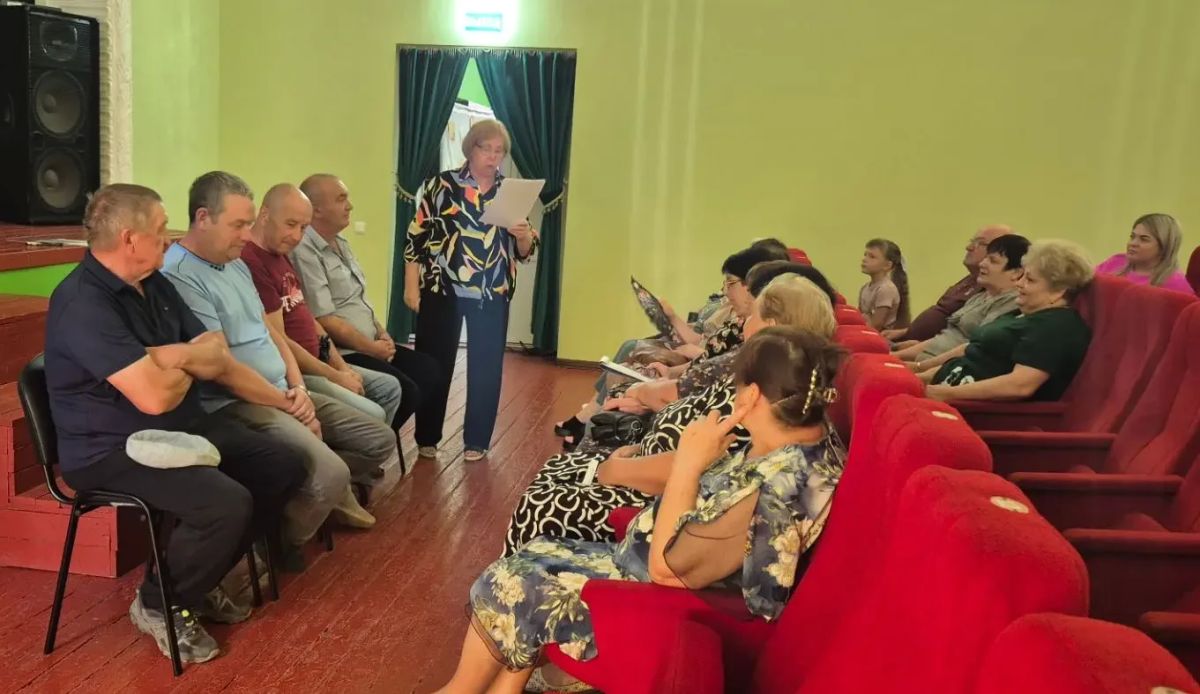В библиотеке посёлка Селезневка прошёл праздник с выставкой-рецептом «Мёд – чудесный дар природы»