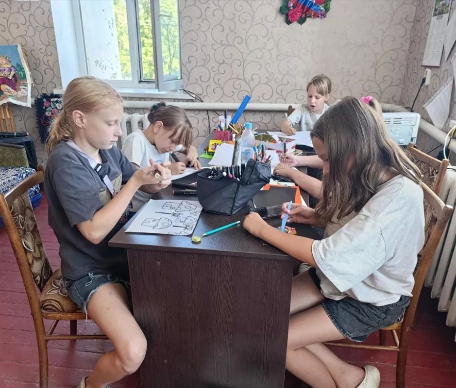 В Комиссаровском Доме культуры прошёл день творчества для детей В Комиссаровском Доме культуры прошёл день творчества для детей