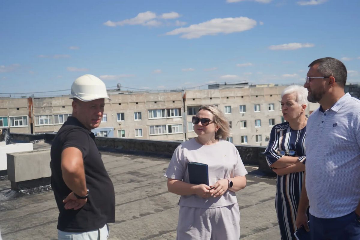 Вместе с коллегами по депутатскому корпусу — Борисом Семиошко, Александром Великоцким и Ольгой Шило — провели партийный мониторинг в рамках контроля за реализацией региональной адресной программы капитального ремонта Вместе с коллегами по депутатскому корпусу — Борисом Семиошко, Александром Великоцким и Ольгой Шило — провели партийный мониторинг в рамках контроля за реализацией региональной адресной программы капитального ремонта