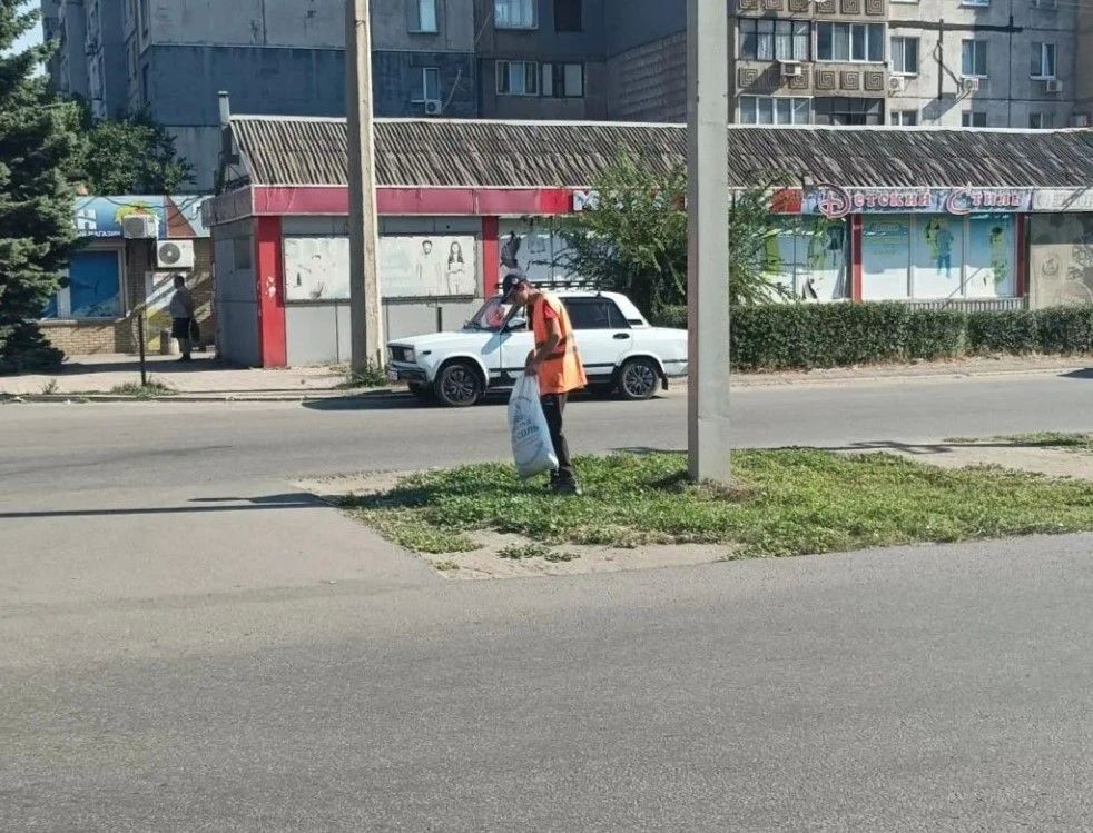 Коммунальными службами проведены работы на территории города Коммунальными службами проведены работы на территории города