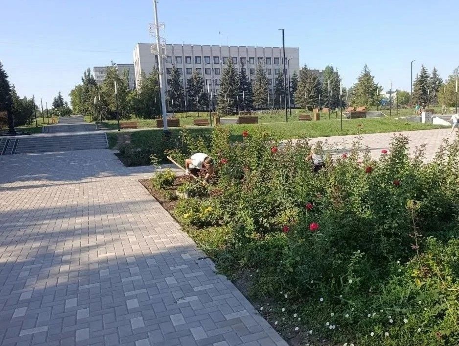 Коммунальными службами проведены работы на территории города Коммунальными службами проведены работы на территории города