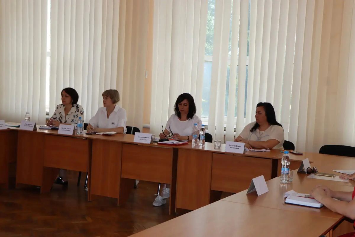 В Лутугинском муниципальном округе прошло очередное заседание Районной комиссии по делам несовершеннолетних и защите их прав В Лутугинском муниципальном округе прошло очередное заседание Районной комиссии по делам несовершеннолетних и защите их прав
