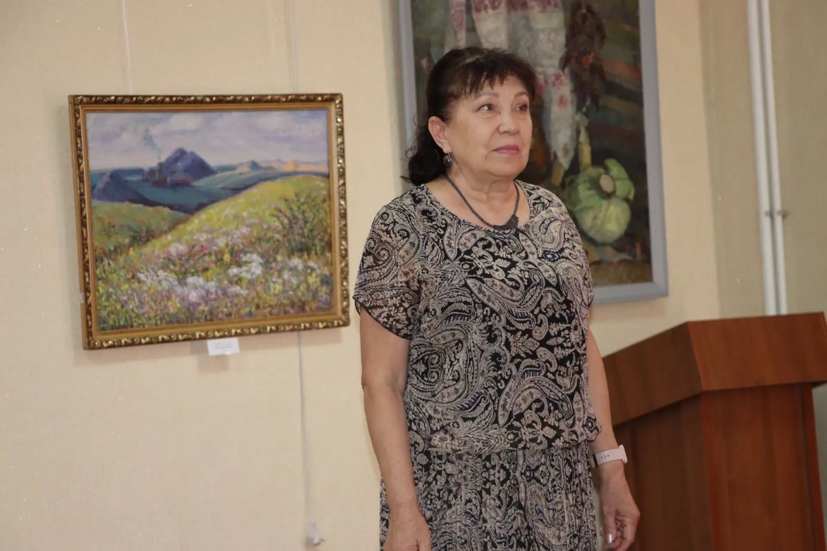 В Стаханове открылась выставка, пронизанная любовью к Донбассу В Стаханове открылась выставка, пронизанная любовью к Донбассу