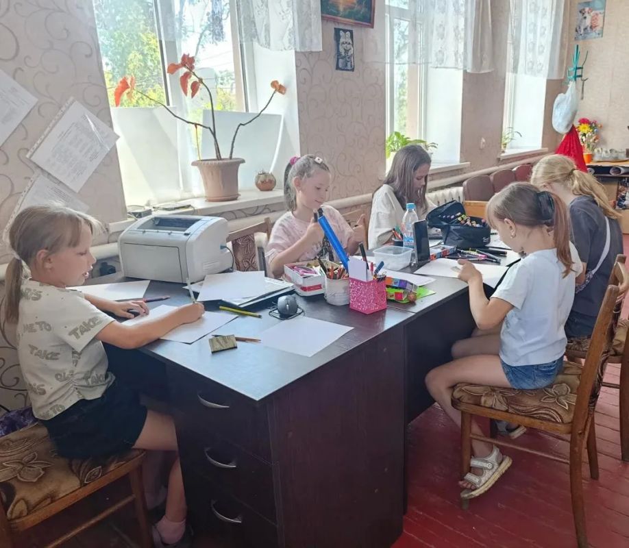 В Комиссаровском Доме культуры прошёл день творчества для детей В Комиссаровском Доме культуры прошёл день творчества для детей