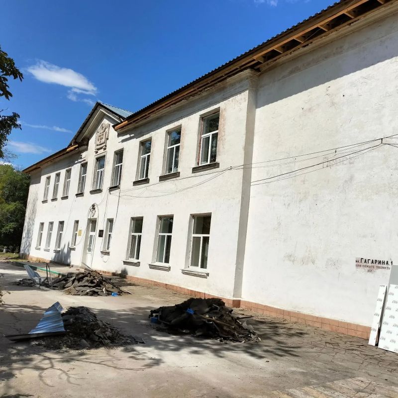 В Ясеновской гимназии им. Ю.В. Стеценко ремонтные работы подходят к завершению В Ясеновской гимназии им. Ю.В. Стеценко ремонтные работы подходят к завершению
