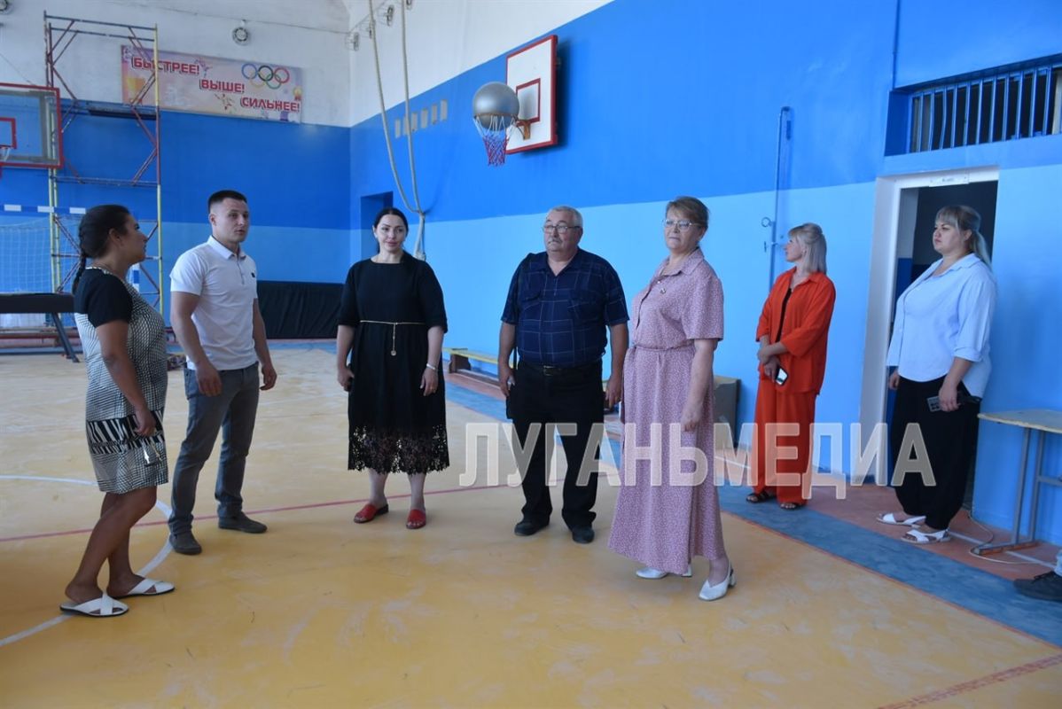 В Новопсковской средней школе накануне начала нового учебного года прошла всероссийская акция «Единой России» «Родительская приемка» В Новопсковской средней школе накануне начала нового учебного года прошла всероссийская акция «Единой России» «Родительская приемка»
