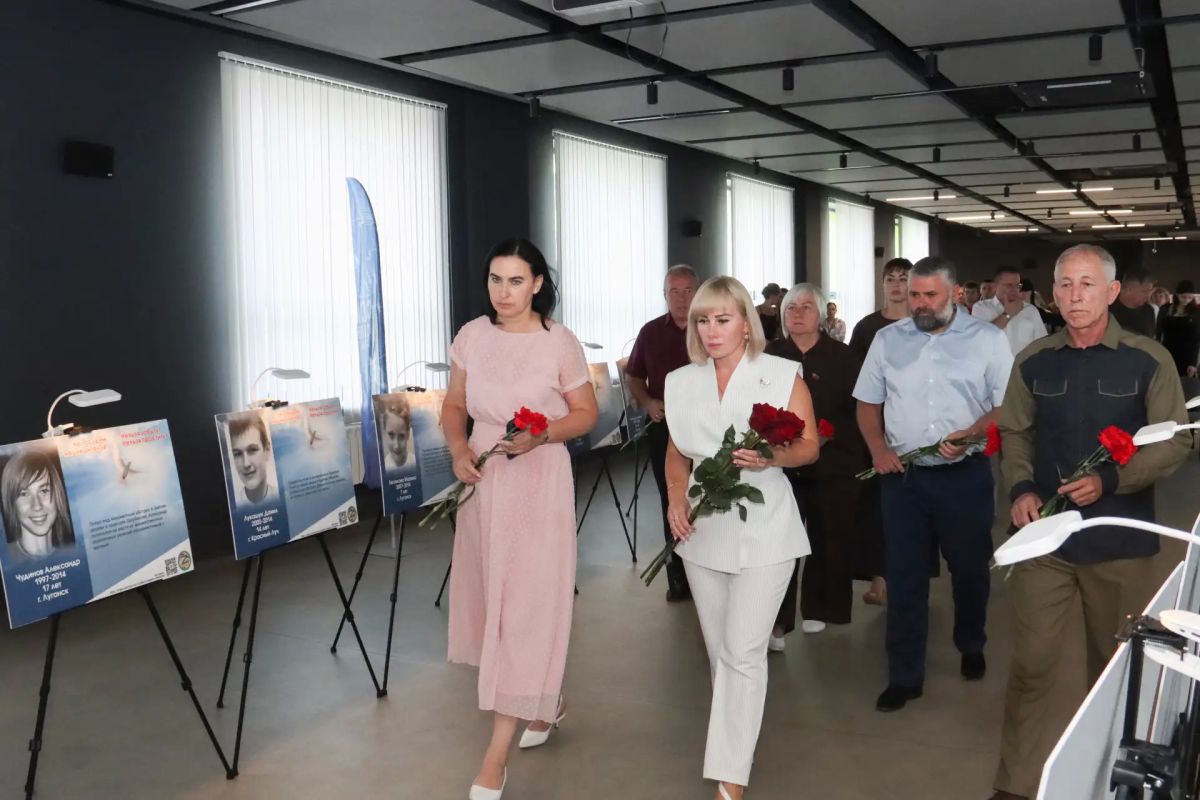 В Луганске открылась экспозиция «Аллея ангелов» В Луганске открылась экспозиция «Аллея ангелов»
