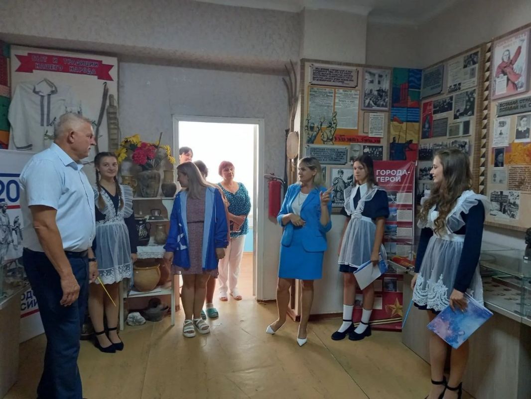 В Краснодонском округе прошла «родительская приемка» школы в Новоанновке В Краснодонском округе прошла «родительская приемка» школы в Новоанновке