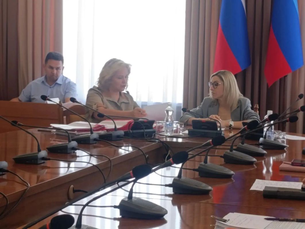 В фокусе работы административной комиссии складирование товара и тары в неположенном месте и стихийная торговля В фокусе работы административной комиссии складирование товара и тары в неположенном месте и стихийная торговля