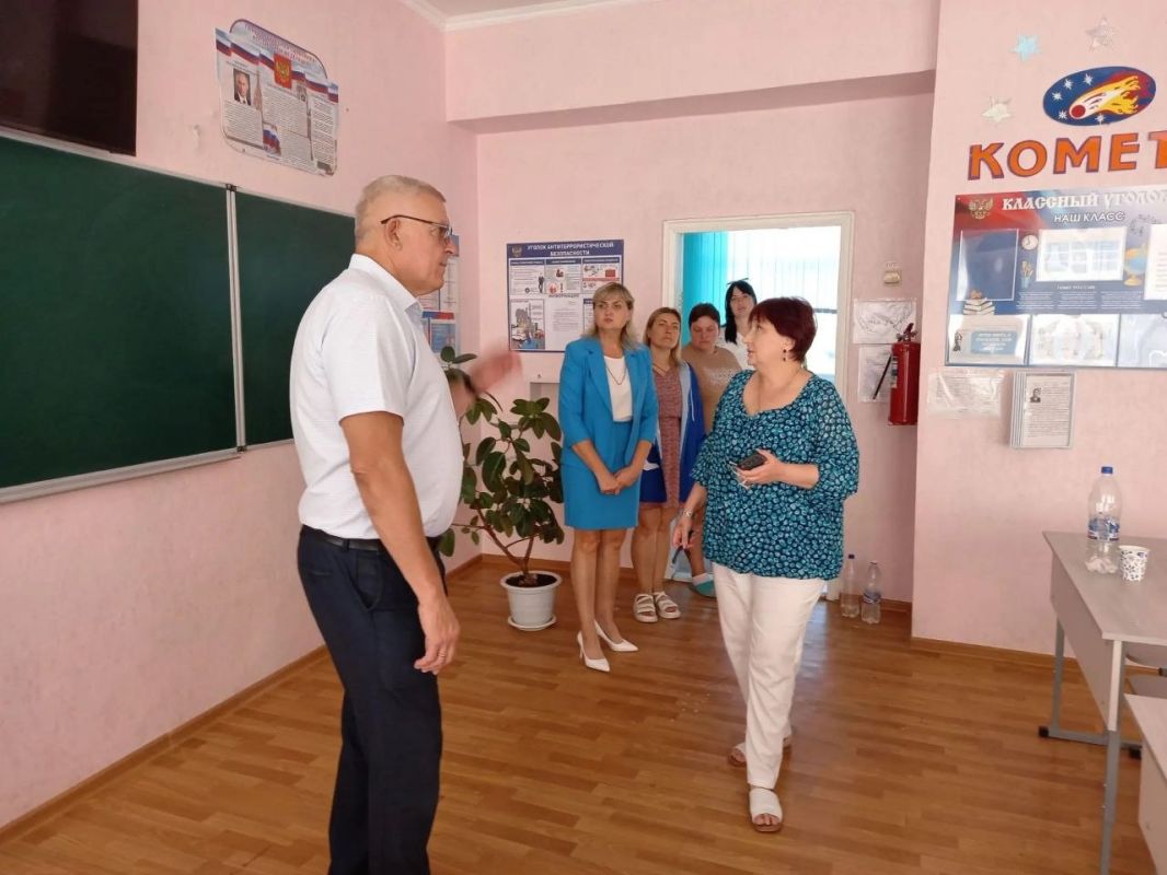 В Краснодонском округе прошла «родительская приемка» школы в Новоанновке В Краснодонском округе прошла «родительская приемка» школы в Новоанновке