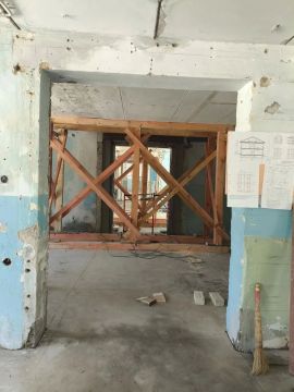 В Славяносербской ЦРБ полным ходом идет капитальный ремонт поликлиники!