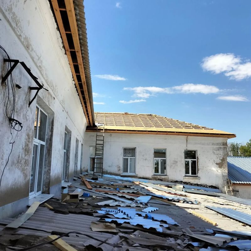 В Ясеновской гимназии им. Ю.В. Стеценко ремонтные работы подходят к завершению В Ясеновской гимназии им. Ю.В. Стеценко ремонтные работы подходят к завершению