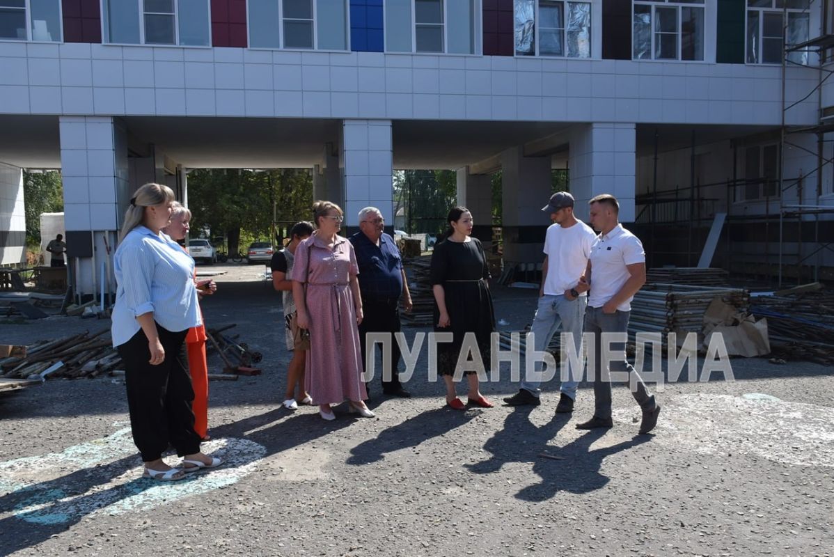 В Новопсковской средней школе накануне начала нового учебного года прошла всероссийская акция «Единой России» «Родительская приемка» В Новопсковской средней школе накануне начала нового учебного года прошла всероссийская акция «Единой России» «Родительская приемка»
