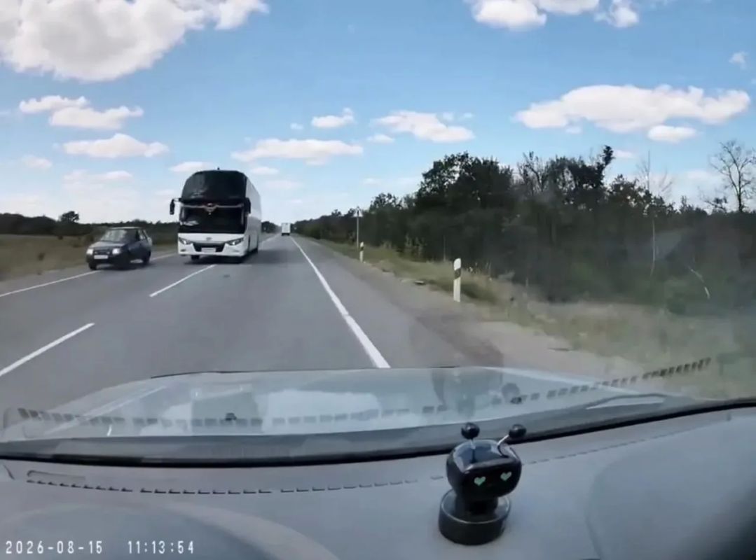Водителя автобуса Стаханов — Москва наказали после опасного обгона