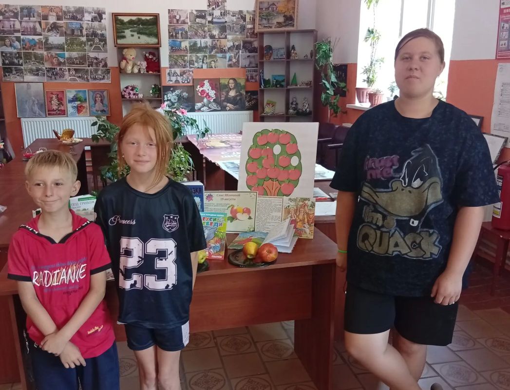 В Бугаевском Доме культуры прошёл час досуга «Яблочная карусель» В Бугаевском Доме культуры прошёл час досуга «Яблочная карусель»