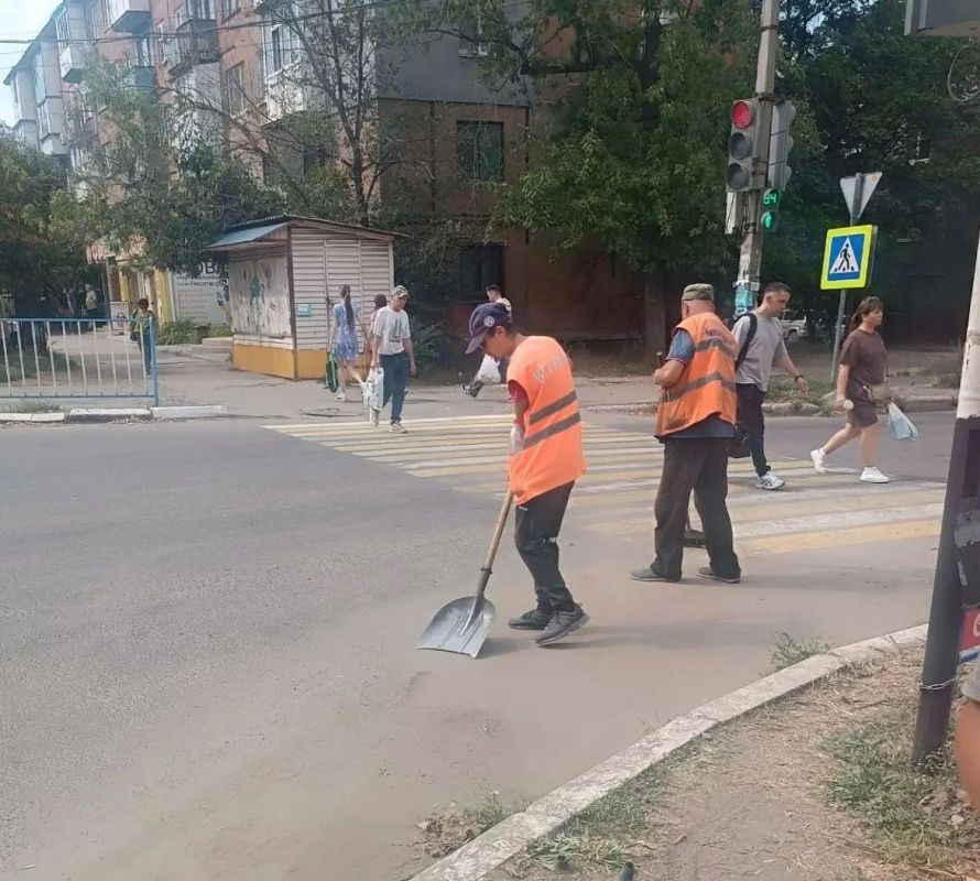 Коммунальными службами проведены работы на территории города Коммунальными службами проведены работы на территории города