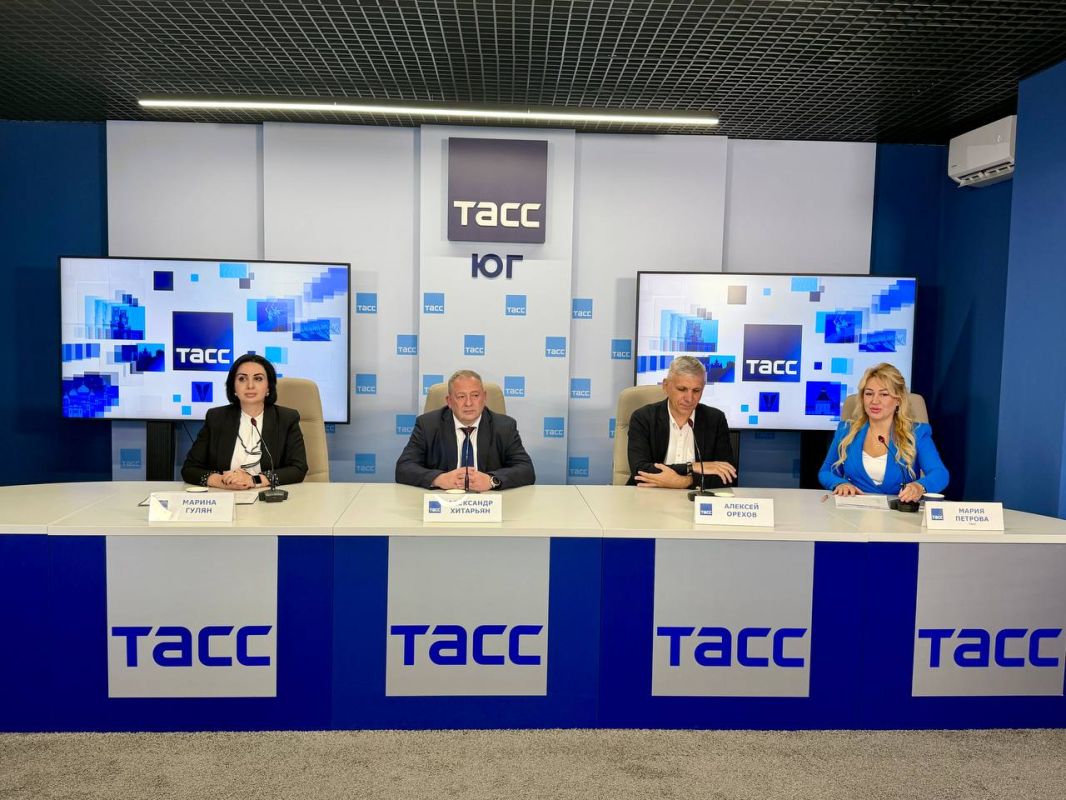 #Прямосейчас в РИЦ "ТАСС Юг" (г. Ростов-на-Дону) проходит пресс-конференция, посвященная современным тенденциям развития бариатрической хирургии, которая помогает пациентам с высокой степенью ожирения и тяжелыми болезнями...