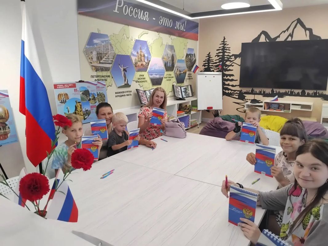 Славяносербский краеведческий музей посетили получатели социальных услуг Семейного центра Славяносербский краеведческий музей посетили получатели социальных услуг Семейного центра