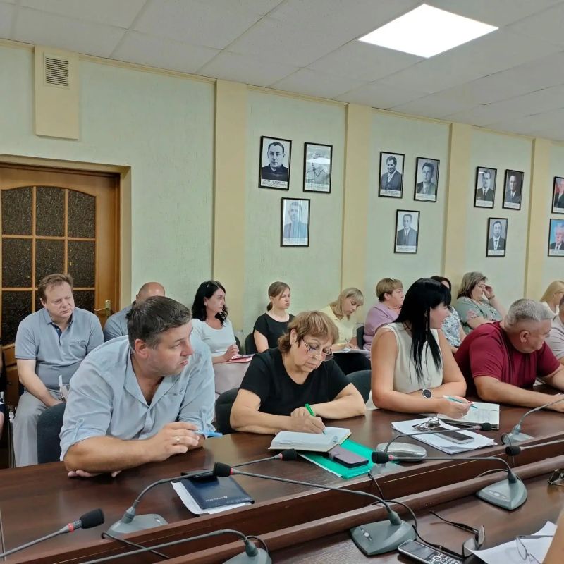 В Администрации городского округа город Ровеньки состоялось совещание с руководителями учреждений и организаций В Администрации городского округа город Ровеньки состоялось совещание с руководителями учреждений и организаций