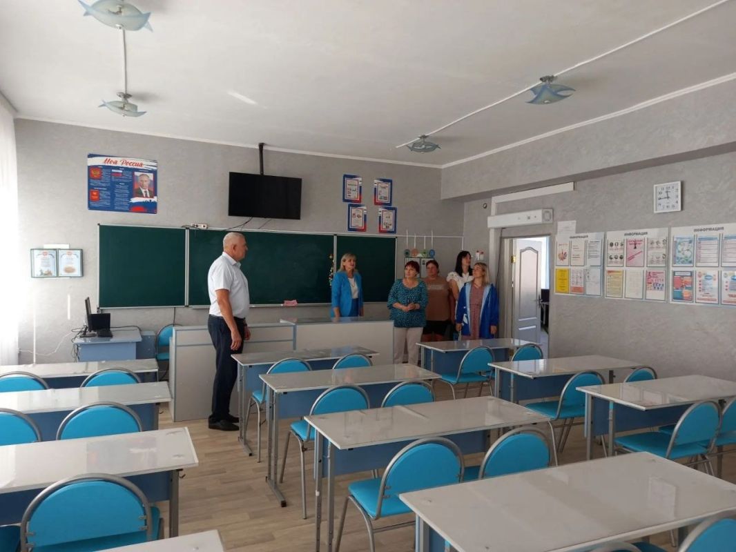 В Краснодонском округе прошла «родительская приемка» школы в Новоанновке В Краснодонском округе прошла «родительская приемка» школы в Новоанновке