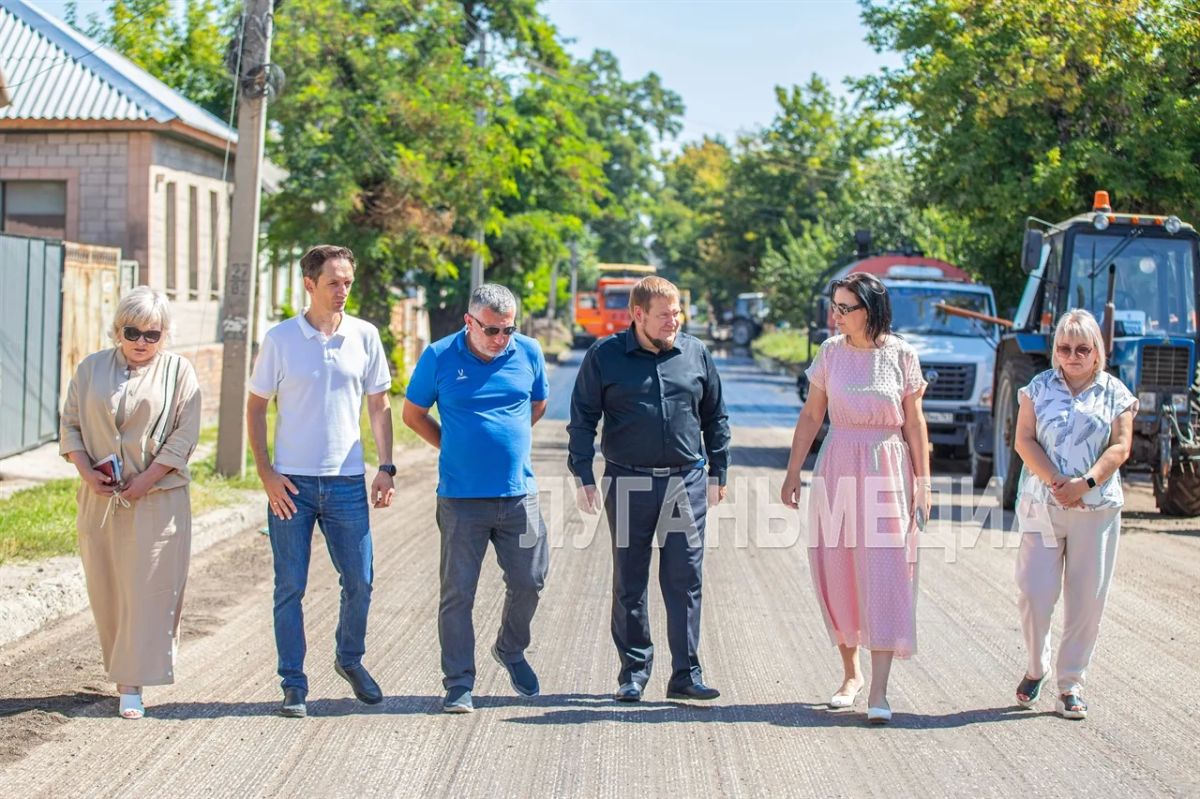В Луганске завершается ремонт дороги по улице Красноармейской В Луганске завершается ремонт дороги по улице Красноармейской