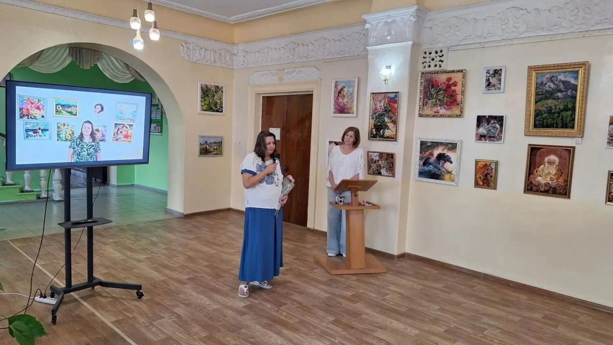 В Кировском городском Дворце культуры в дни уходящего лета, состоялось открытие персональной выставки «Пушистое настроение» мастера любительского клуба «Кудесники» Валентины Смирновой В Кировском городском Дворце культуры в дни уходящего лета, состоялось открытие персональной выставки «Пушистое настроение» мастера любительского клуба «Кудесники» Валентины Смирновой
