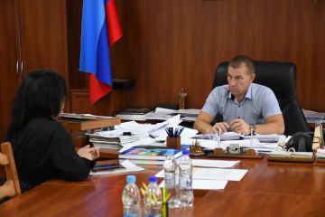 Провел личный прием граждан, в ходе которого ко мне обратилось два человека в индивидуальном порядке