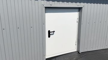 В Краснодоне, на квартале Советском, дом 1, завершаются кровельные работы на 5-м, 6-м и 7-м подъездах