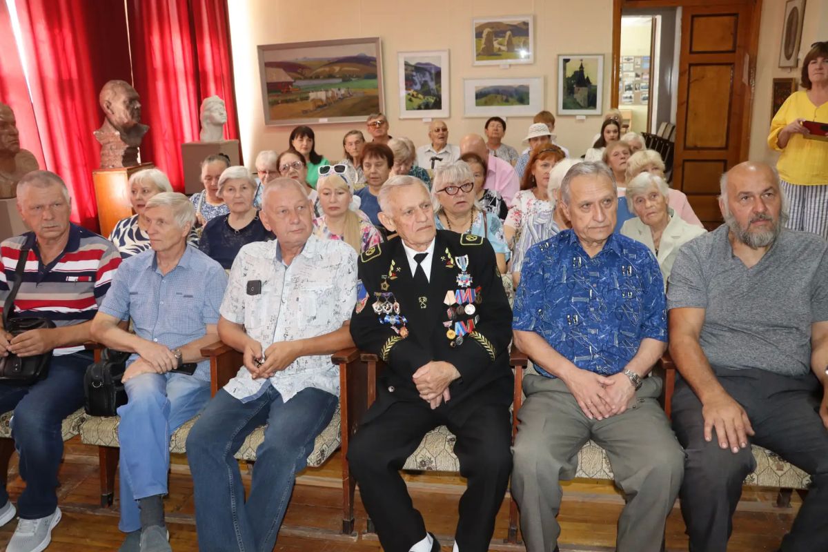 В городском музее прошёл урок трудового воспитания «Луганщина трудовая» В городском музее прошёл урок трудового воспитания «Луганщина трудовая»