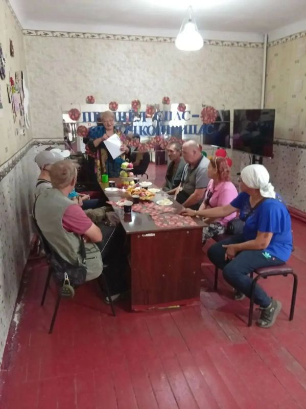 В рамках партийного проекта "Культура малой Родины" в МБУ "ЦКИД города Брянки" филиалах «Замковский клуб» и «Клуб пгт Южная Ломоватка» прошли традиционные посиделки «Пришёл Спас-яблочко припас» и игровая программа «Этот... В рамках партийного проекта "Культура малой Родины" в МБУ "ЦКИД города Брянки" филиалах «Замковский клуб» и «Клуб пгт Южная Ломоватка» прошли традиционные посиделки «Пришёл Спас-яблочко припас» и игровая программа «Этот...