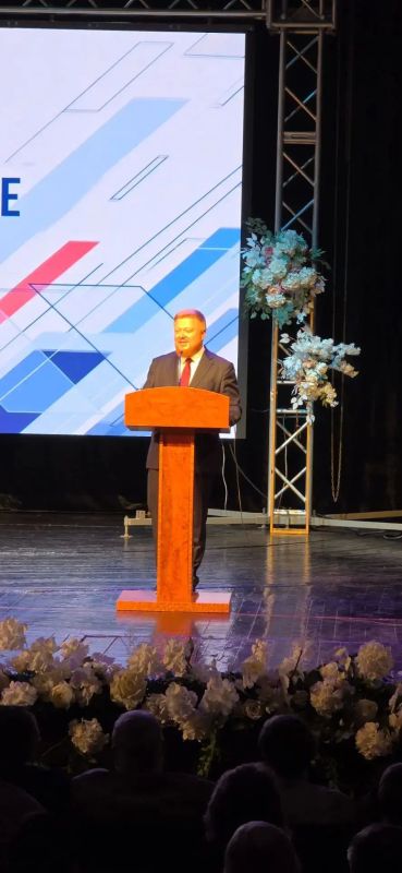 Виктор Водолацкий: Сегодня в Луганске состоялось ежегодное Августовское совещание руководителей и педагогов образовательных организаций Луганской Народной Республики Виктор Водолацкий: Сегодня в Луганске состоялось ежегодное Августовское совещание руководителей и педагогов образовательных организаций Луганской Народной Республики