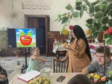 В рамках партийного проекта "Культура малой Родины" в МБУ "ЦКИД города Брянки" филиалах «Замковский клуб» и «Клуб пгт Южная Ломоватка» прошли традиционные посиделки «Пришёл Спас-яблочко припас» и игровая программа «Этот...
