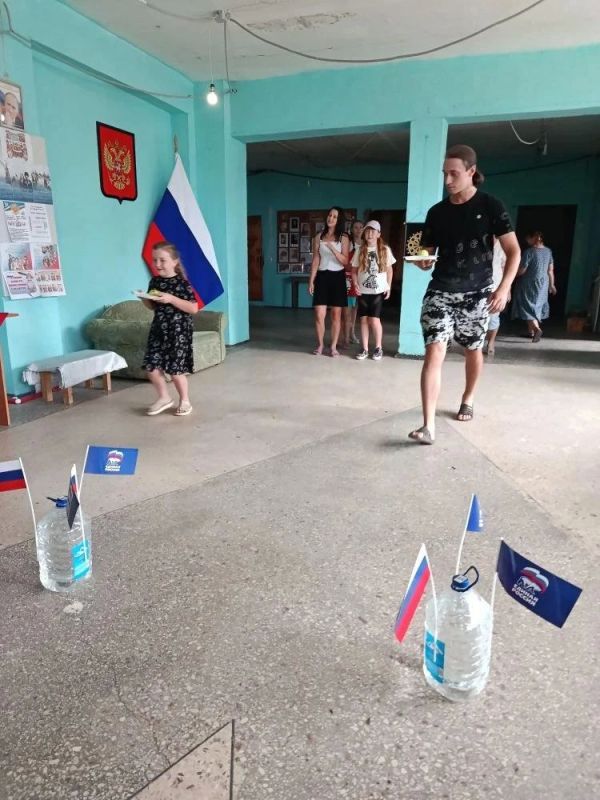 19 августа прошёл народный праздник - Яблочный Спас, символизирующий проводы лета, сбор урожая и начало осенней поры 19 августа прошёл народный праздник - Яблочный Спас, символизирующий проводы лета, сбор урожая и начало осенней поры