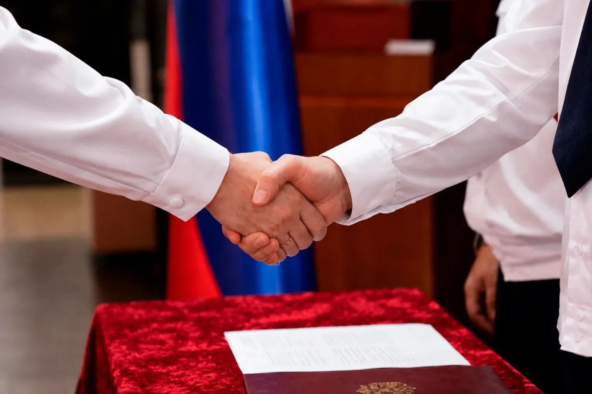 В УФСИН России по Луганской Народной Республике состоялась торжественная церемония приведения к Присяге молодых сотрудников В УФСИН России по Луганской Народной Республике состоялась торжественная церемония приведения к Присяге молодых сотрудников