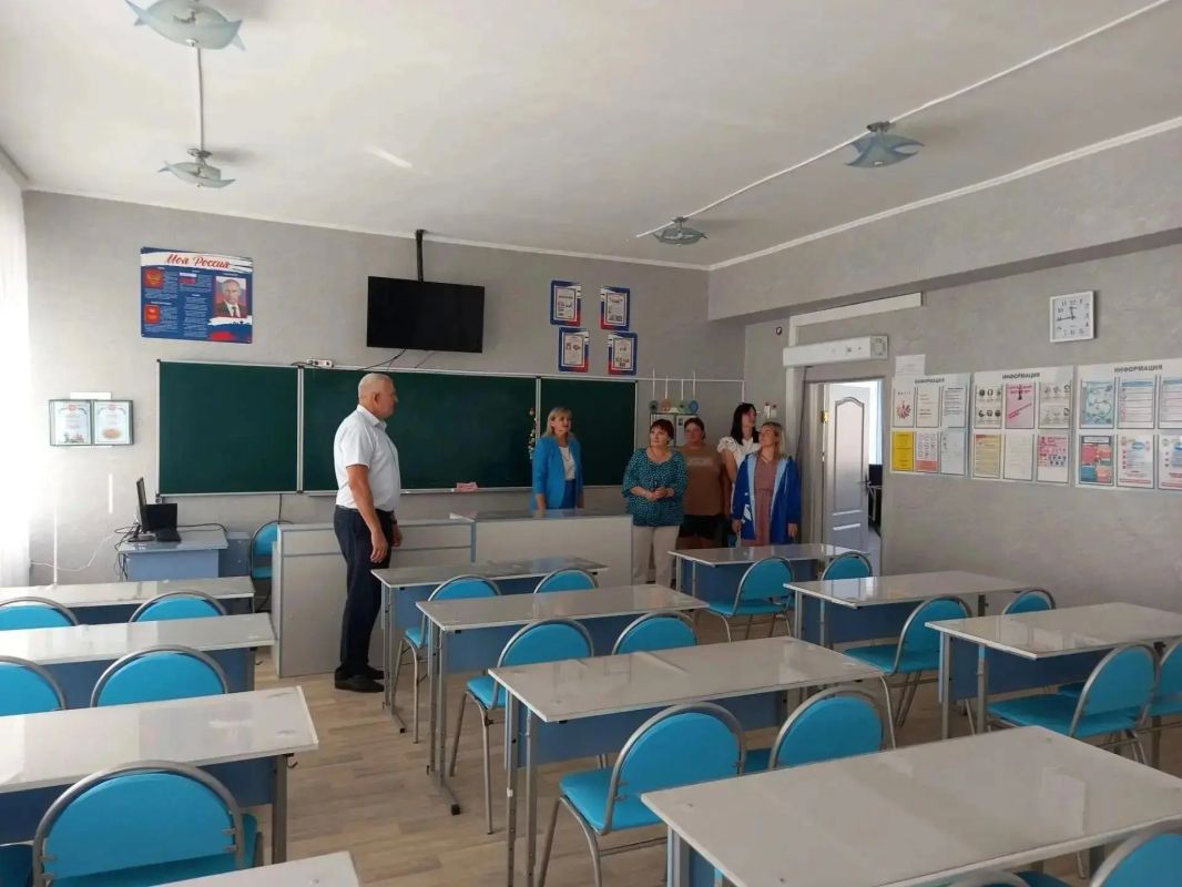 Школа в Новоанновске продолжает преображаться! Школа в Новоанновске продолжает преображаться!