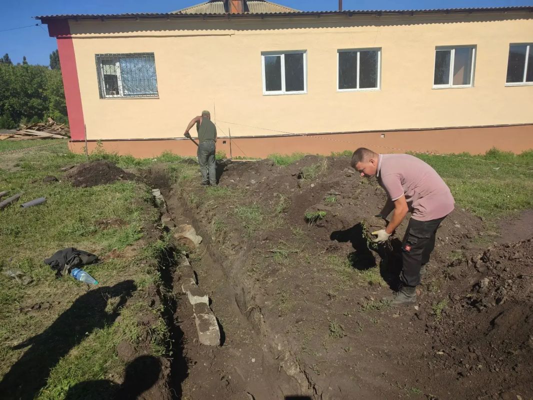 В клубе "Горняк" пгт Фащевка успешно завершены работы по ремонту водоотведения В клубе "Горняк" пгт Фащевка успешно завершены работы по ремонту водоотведения
