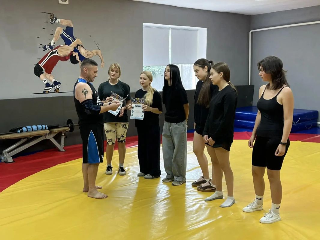 Спортивное мероприятие ко Дню флага Российской Федерации Спортивное мероприятие ко Дню флага Российской Федерации