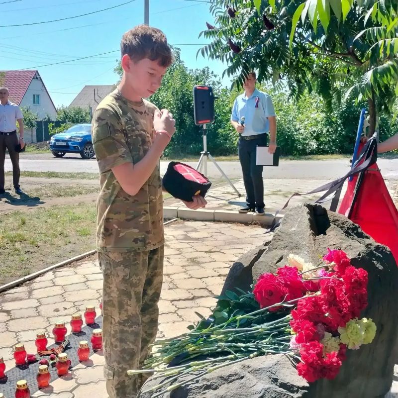 Андрей Рубанцов: Память не уходит…. Сегодня в парке «Дружбы» собрались ровенчане, чтобы почтить память мирных жителей городского округа, погибших 22 августа 2014 года в результате ракетно-бомбового удара Андрей Рубанцов: Память не уходит…. Сегодня в парке «Дружбы» собрались ровенчане, чтобы почтить память мирных жителей городского округа, погибших 22 августа 2014 года в результате ракетно-бомбового удара